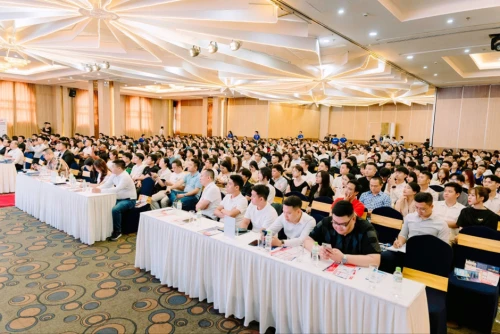 [Thương hiệu và cuộc sống] Tăng trưởng bứt phá với xu hướng thương mại điện tử 2024 - hóa giải thách thức, nắm bắt cơ hội