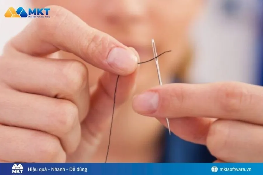 Hạn chế dùng kim chỉ, khâu vá trong ngày đầu năm.