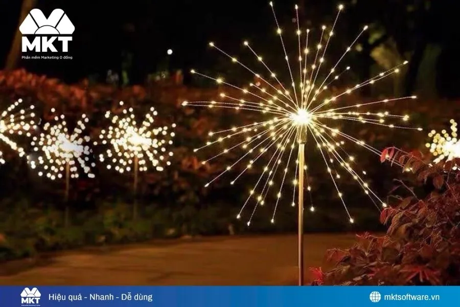 Pháo hoa tạo điểm nhấn trong dịp Tết.